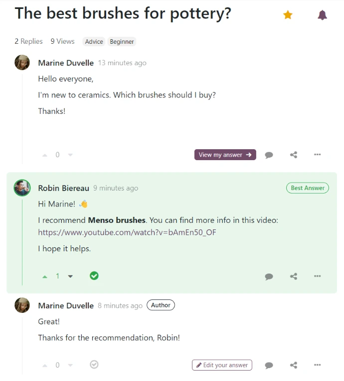 Fil de discussion Odoo Forum avec système de vote, sélection de la meilleure réponse par la communauté et échange entre l'auteur de la question et le contributeur
